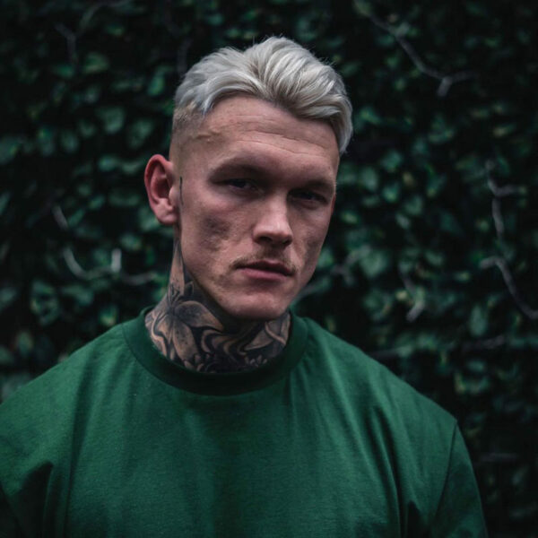 Skinsandneedlesbarbers--(9)