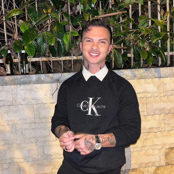 James (25)